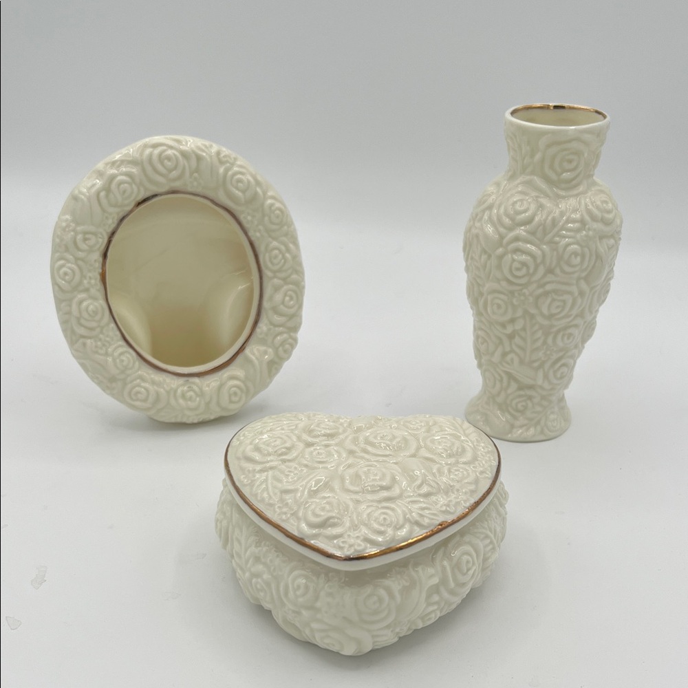Vintage Lefton Rose Porcelain Set – Heart Trinket Box, Bud Vase & Round Picture
